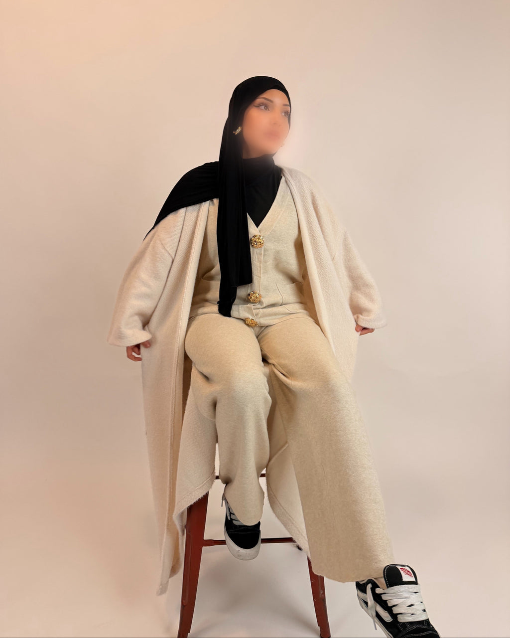 Ensemble Beige à boutons dorés