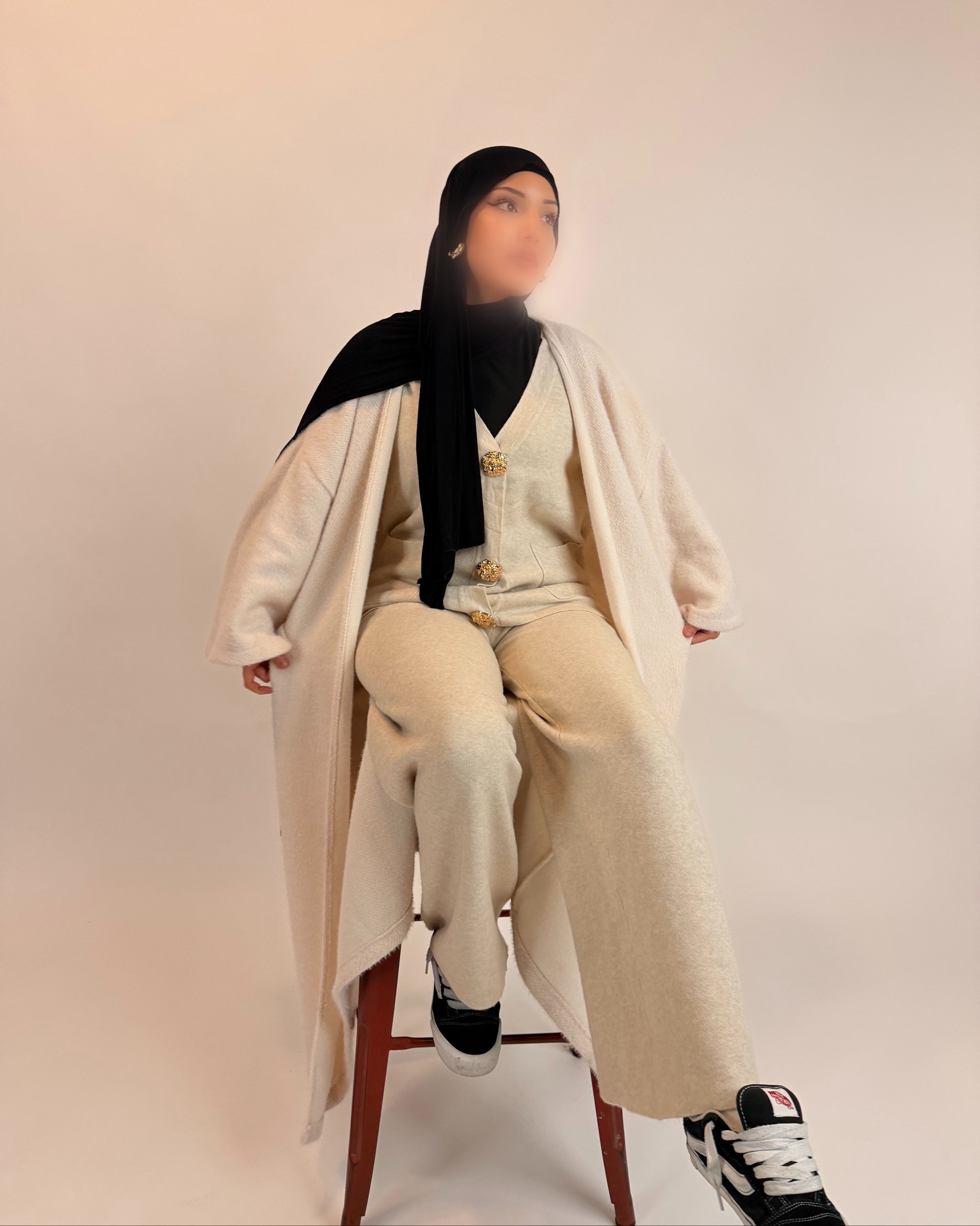 Ensemble Beige à boutons dorés