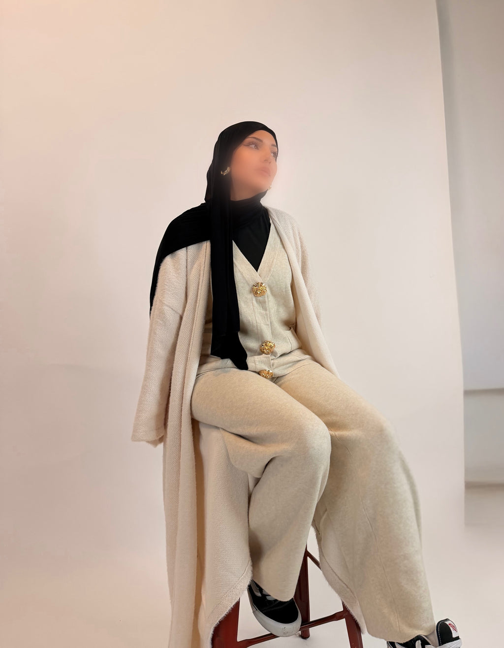 Ensemble Beige à boutons dorés