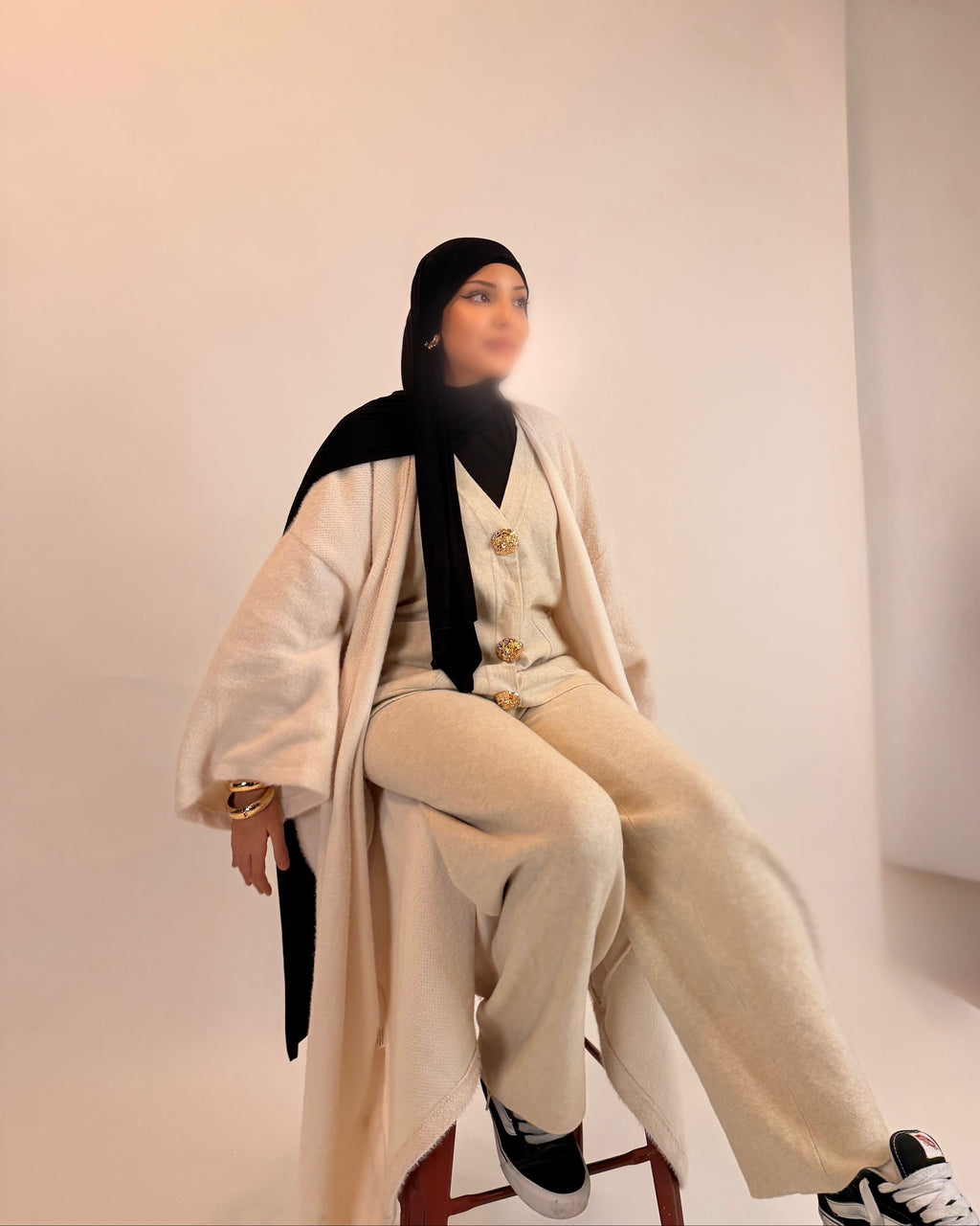 Ensemble Beige à boutons dorés